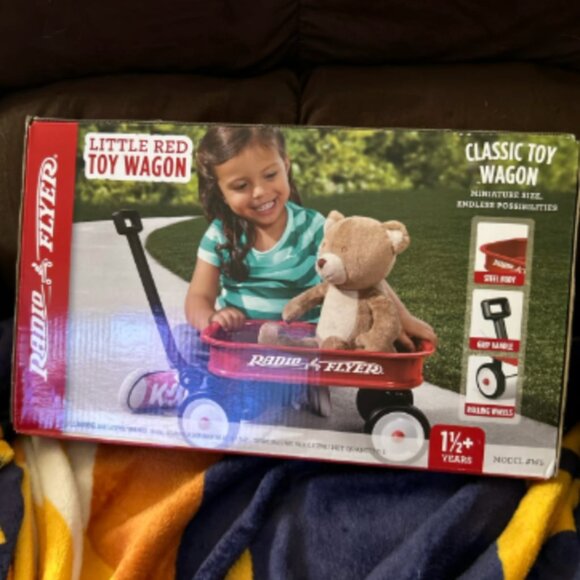 FACTORY SEALED Classic Radio Flyer Red Toy Wagon Miniature Size Toy New in Box - Picture 1 of 3